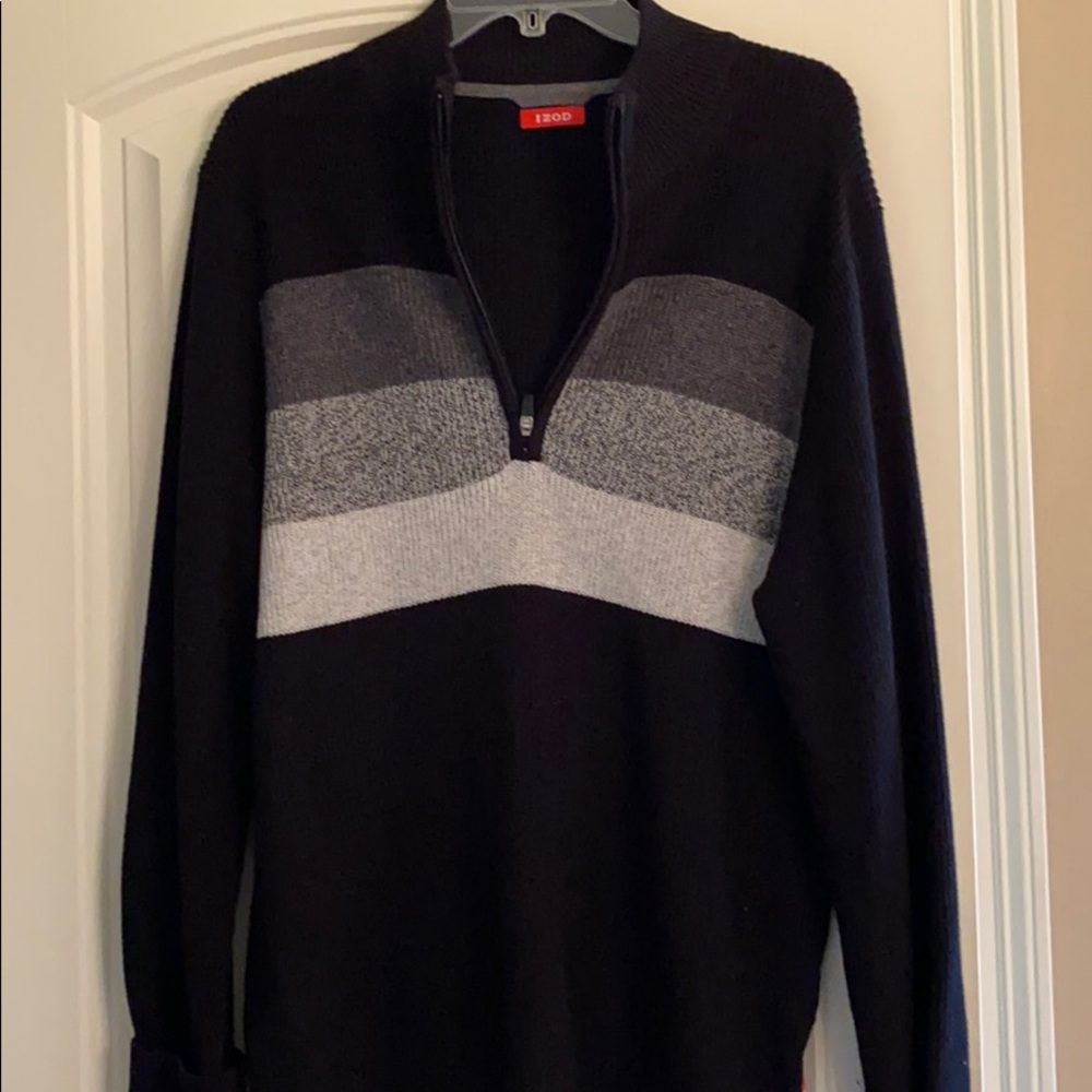 Men’s IZOD sweater with zippered neck size Large